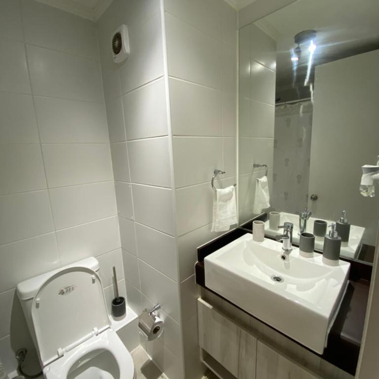 Hermoso y amplio Departamento frente al mar - Suite con vistas al mar - 1 cama grande - 23