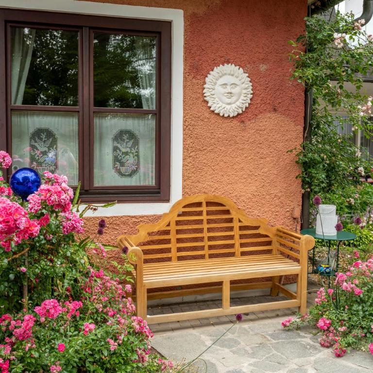 Apartments im Garten - Haus Anna - Apartment mit Terrasse und Gartenblick - 2
