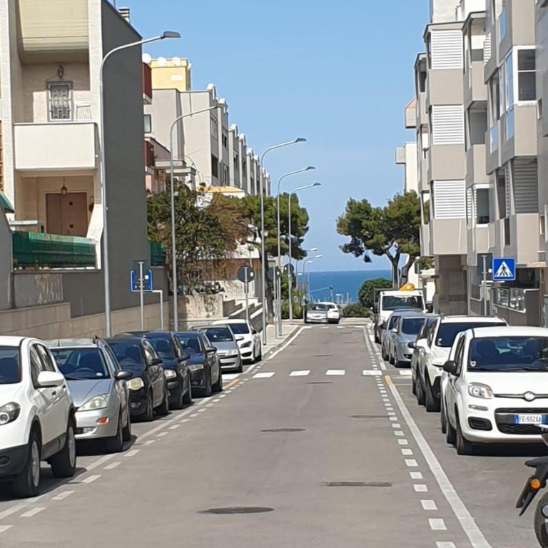 Domus Apulia, Due Passi Dal Mare - Free Parking - - Three-Bedroom Apartment - 32