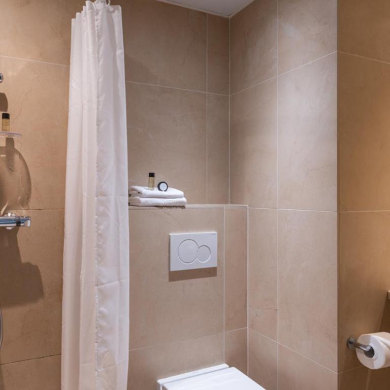 Central Hotel Paris - Chambre Triple - 5