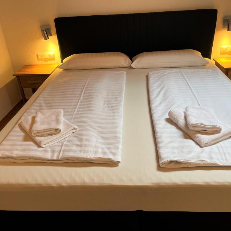 Gästehaus Forggensee - Familienzimmer mit Balkon - 7