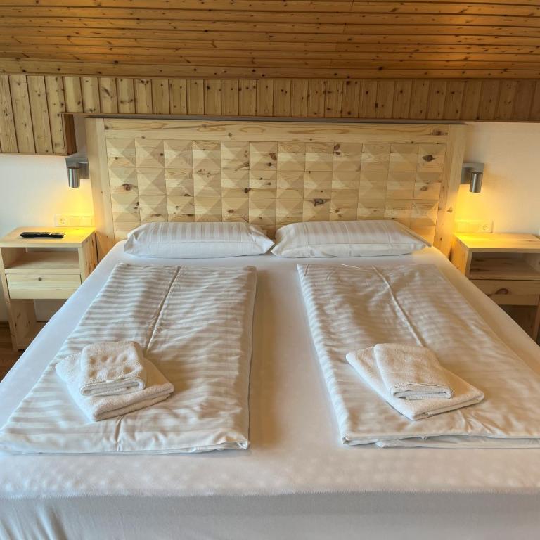 Gästehaus Forggensee - Doppelzimmer mit Schlossblick - 6