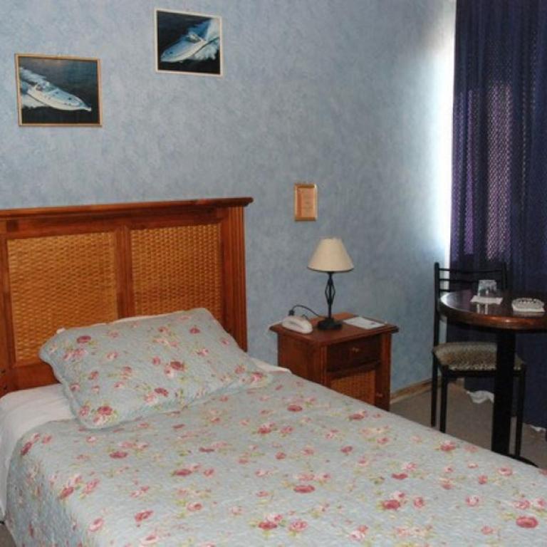 Hotel Dikran - Habitación Doble con baño privado externo - 2 camas - 2