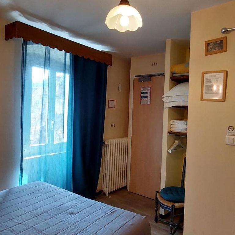 Hotel pascal - Chambre Triple Supérieure - 2