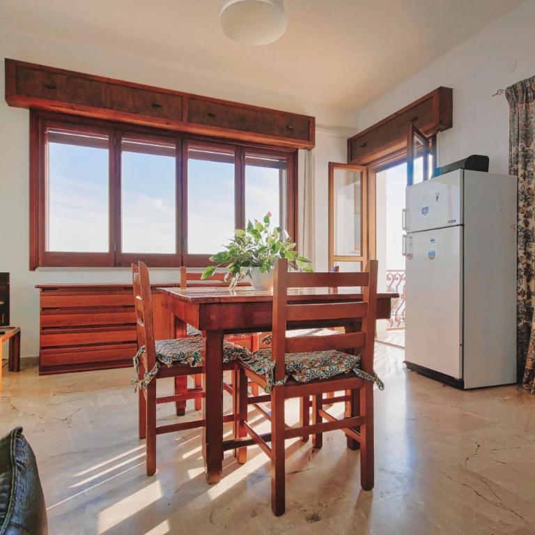 Case Bongiovi - Two-Bedroom House - 12