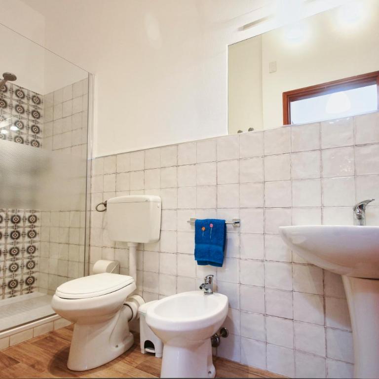 Case Bongiovi - Two-Bedroom House - 17