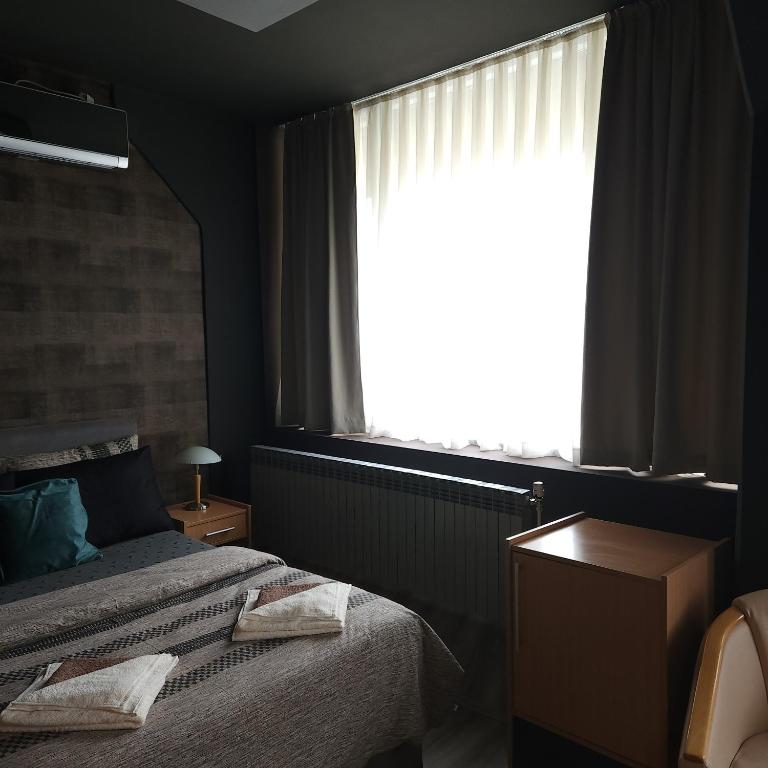 IN CLUB - Standardna Dvokrevetna Soba sa Bračnim Krevetom/Zasebnim Krevetima - 3
