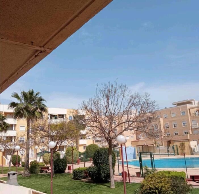 Apartamento Zona Playa En Roquetas Cerca de Bares Restaurantes y Centro Comercial - Two-Bedroom Apartment - 3