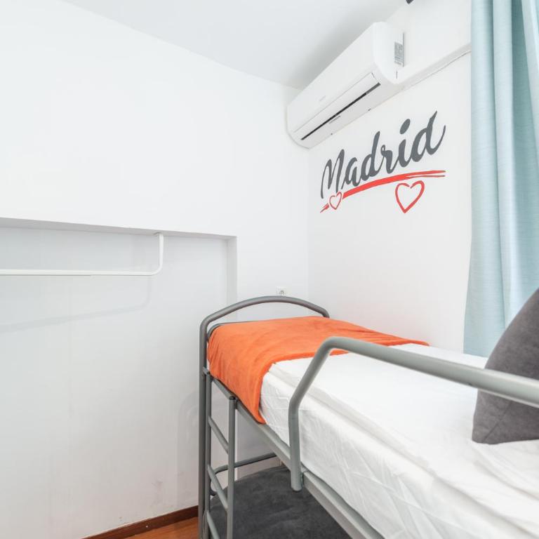 vip LETRAS, by MONARO - Apartment with Balcony - 65