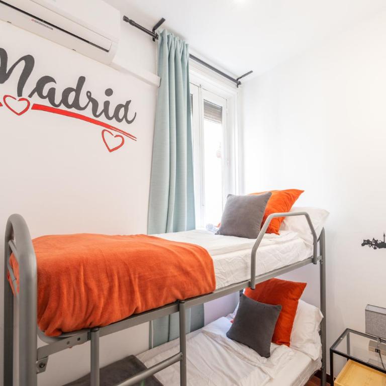 vip LETRAS, by MONARO - Apartment with Balcony - 63