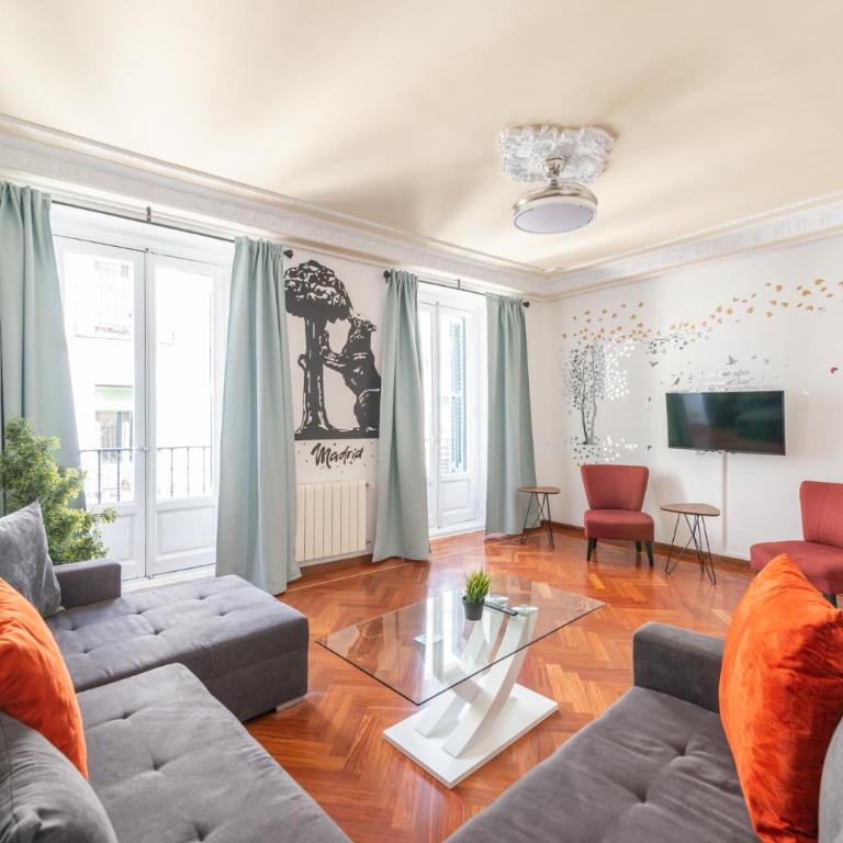 vip LETRAS, by MONARO - Apartment with Balcony - 1