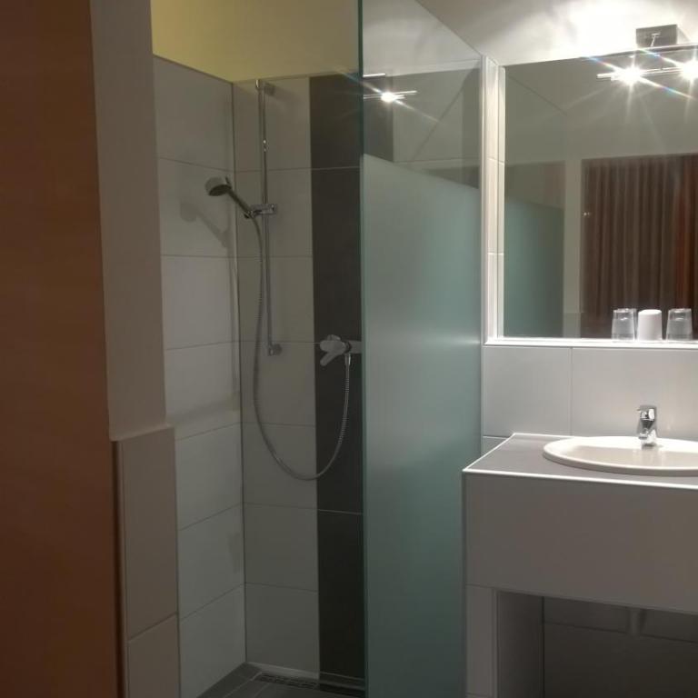 Landhaus & Camping Pichler - Doppel- oder Zweibettzimmer - 3