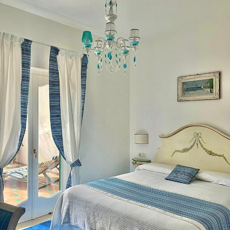 Hotel Villa Delle Palme in Positano - Camera Matrimoniale Deluxe - 7