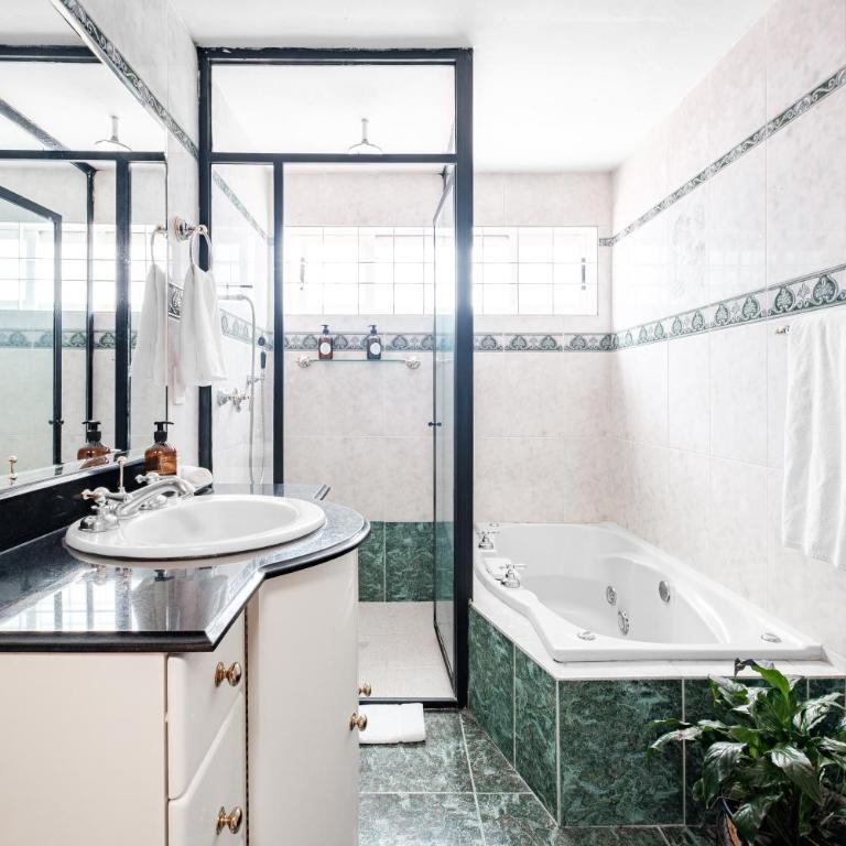 Senda Stays Coyoacan - 6BR Casa and Garden Steps from Frida Kahlo - Six-Bedroom House - 25