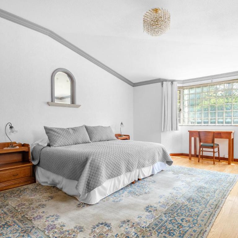 Senda Stays Coyoacan - 6BR Casa and Garden Steps from Frida Kahlo - Six-Bedroom House - 12