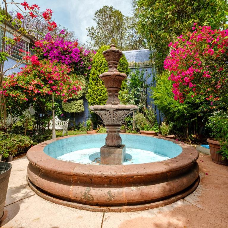 Senda Stays Coyoacan - 6BR Casa and Garden Steps from Frida Kahlo - Six-Bedroom House - 40