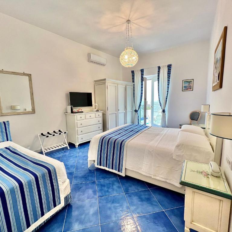 Hotel Villa Delle Palme in Positano - Camera Tripla - 33