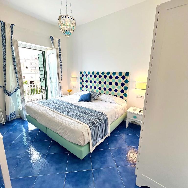 Hotel Villa Delle Palme in Positano - Camera Matrimoniale/Doppia con Letti Singoli con Balcone - 40
