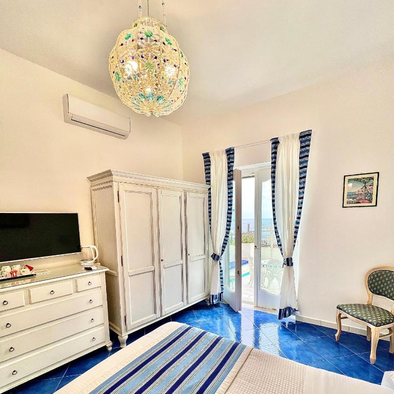 Hotel Villa Delle Palme in Positano - Camera Tripla - 41