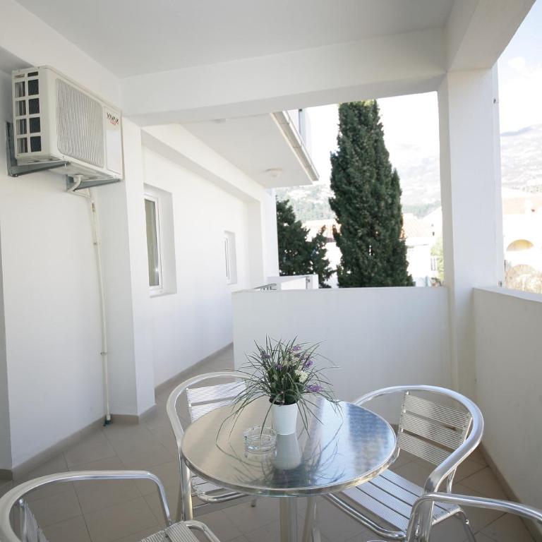 Apartments Tamara - Komfor Apartman s 1 Spavaćom Sobom i Balkonom (4 Odrasle Osobe) - 8