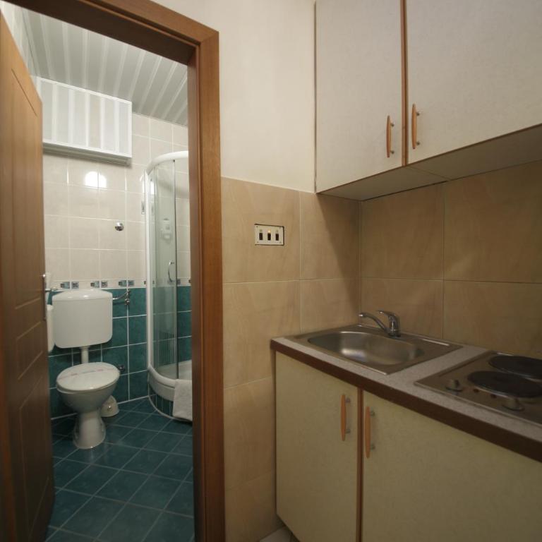 Apartments Tamara - Apartman s 2 Spavaće Sobe i Terasom - Prizemlje - 7