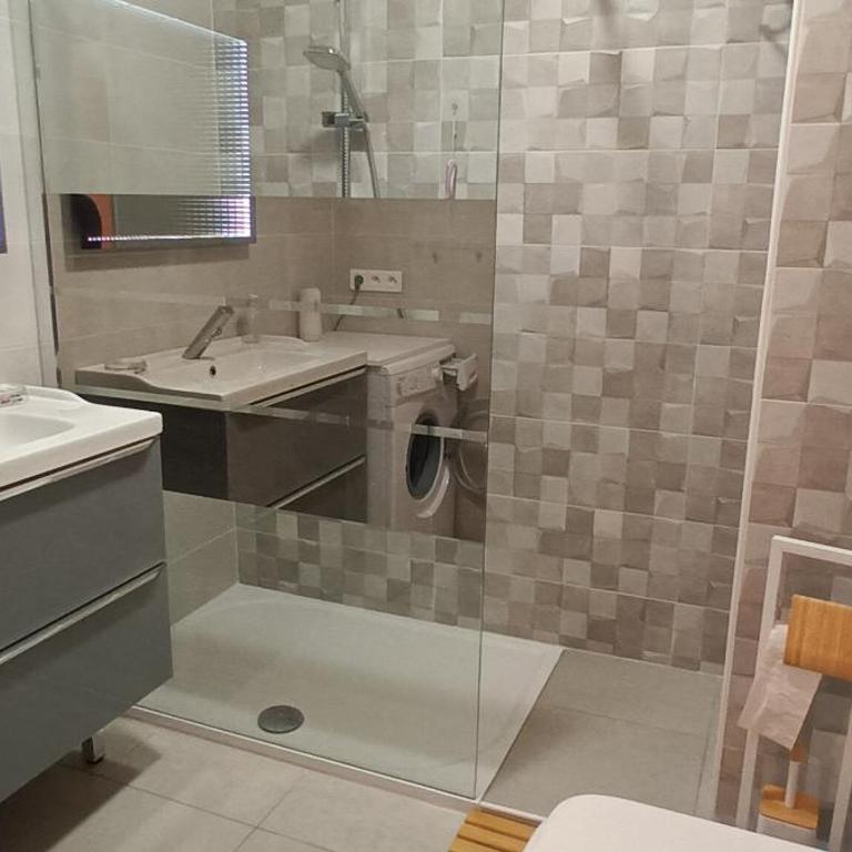 AU NAUTILUS studio au port avec loggia et parking - plage à 50 m - Appartement 2 Chambres - 6