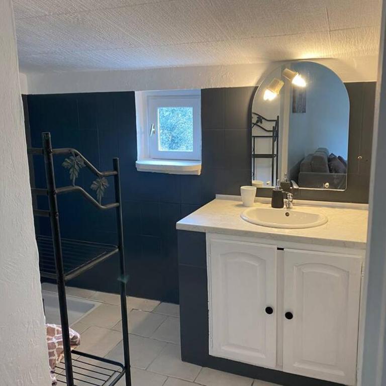 Charmante maison avec piscine - Studio - 13