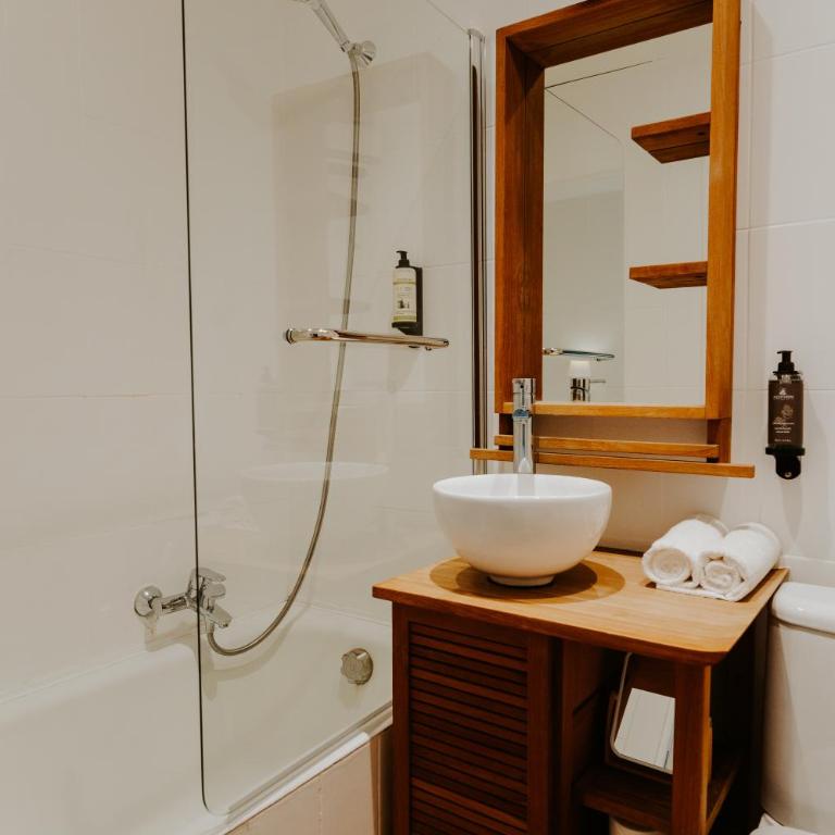 Hôtel Le Petit Castel - Petite Chambre Double - 10