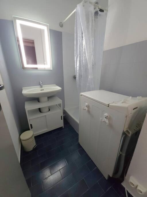 A 8 mn A PIED DES PLAGES APPARTEMENT AVEC PISCINE ET TENNIS - Appartement 1 Chambre - 11