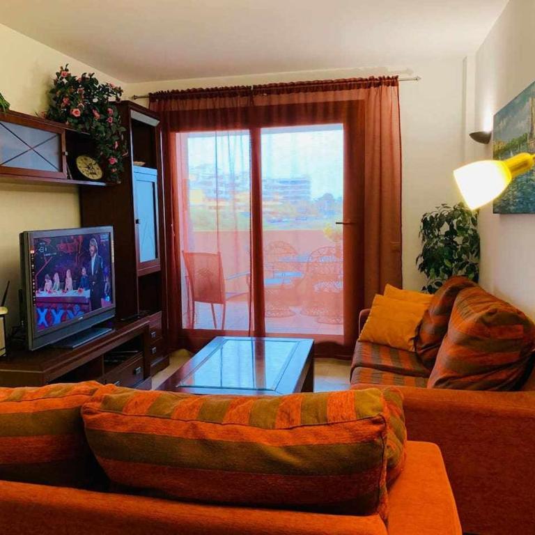 Acogedor apartamento al lado de la playa! - Two-Bedroom Apartment - 2