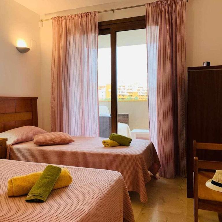 Acogedor apartamento al lado de la playa! - Two-Bedroom Apartment - 10
