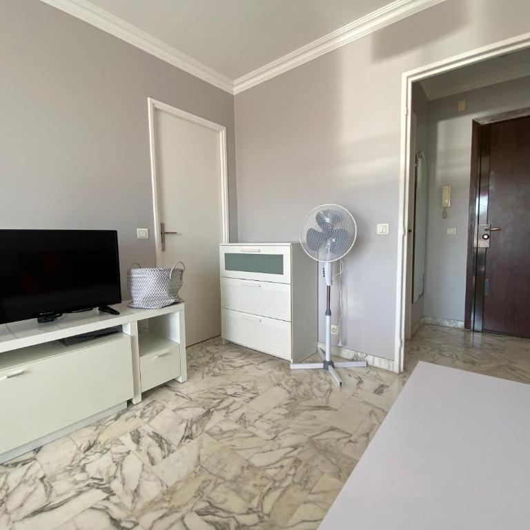 Stylish Modern Beach Studio - Studio - Vue sur Mer - 11