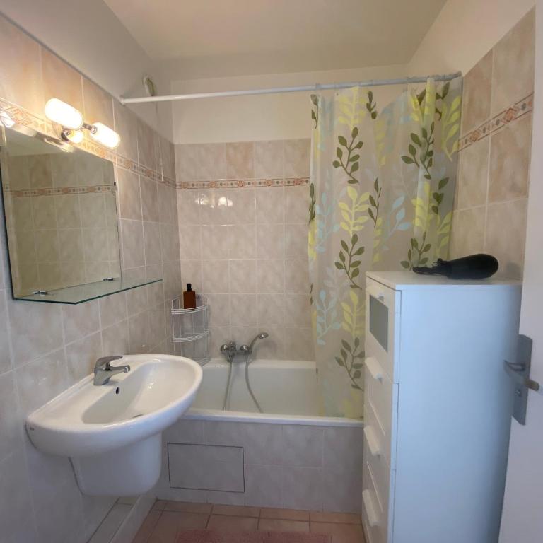 Stylish Modern Beach Studio - Studio - Vue sur Mer - 12