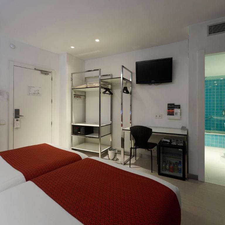 Catalonia Avinyo - Double or Twin Room - 5
