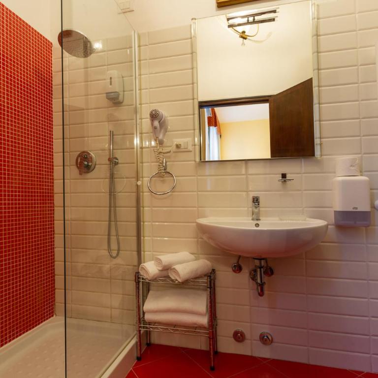 Art Dreams B&B - Camera Matrimoniale con Bagno Privato - 4