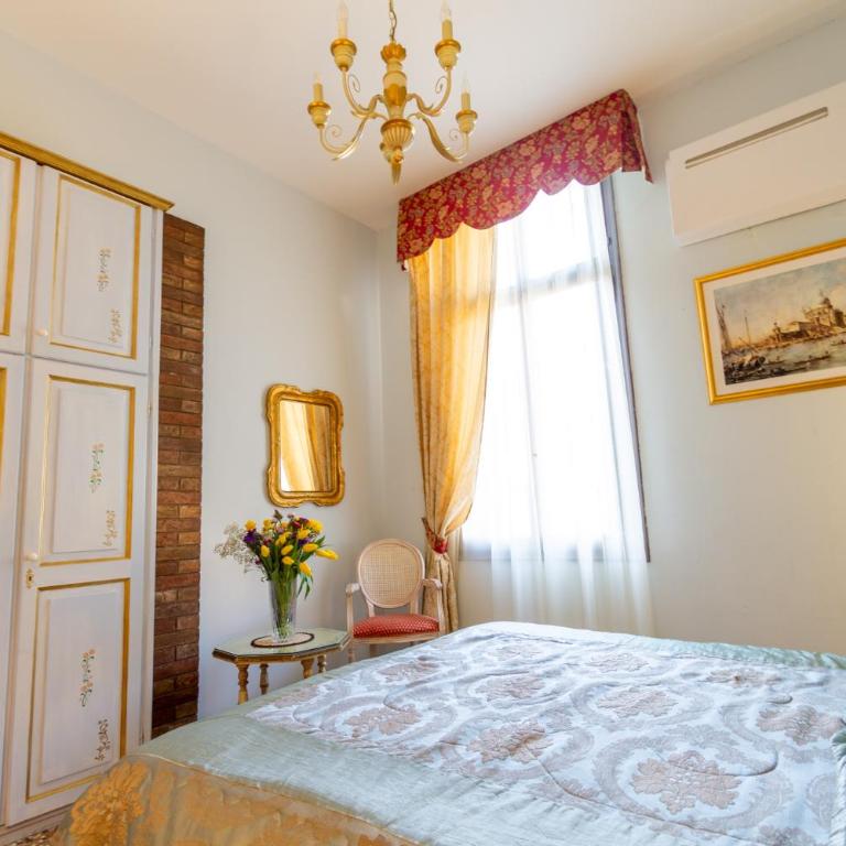 Art Dreams B&B - Camera Matrimoniale con Bagno in Comune - 7