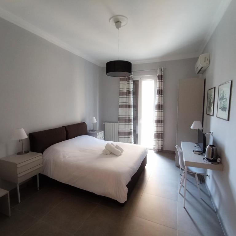 Donna Franca Rooms and Suite - Large Double Room - 1