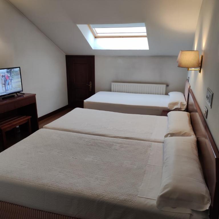 Hotel Compostela Vigo - Habitación Triple - 12