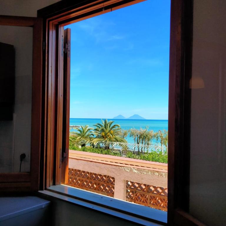 Testa di Monaco - Basic Beach Accommodations - Camera Matrimoniale con Vista Mare - 5