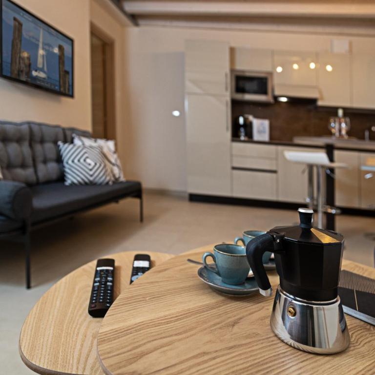 RESIDENZA G&J - Regarda Travel - Appartamento - Piano Terra - 2