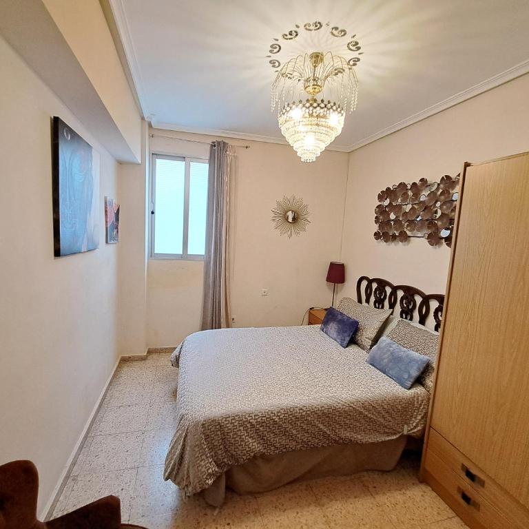 3 bedroom Flat with WiFi - Three-Bedroom Apartment - 20