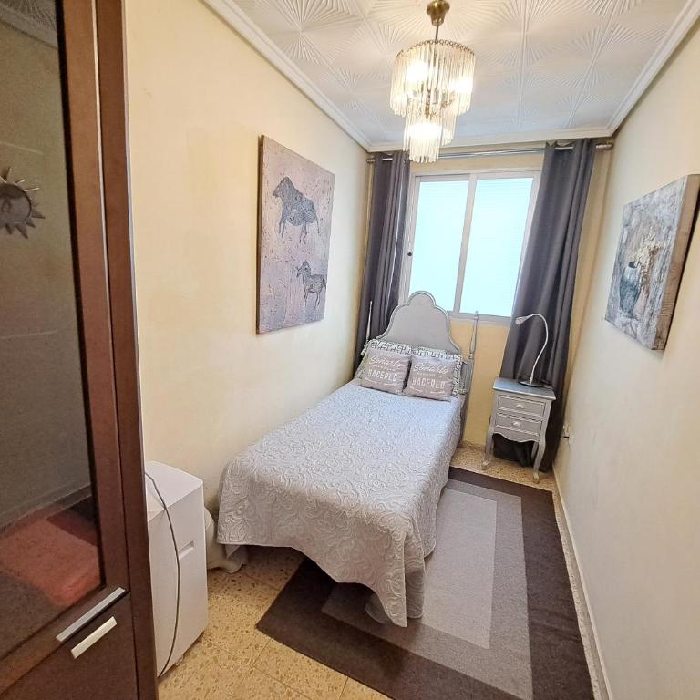 3 bedroom Flat with WiFi - Three-Bedroom Apartment - 22