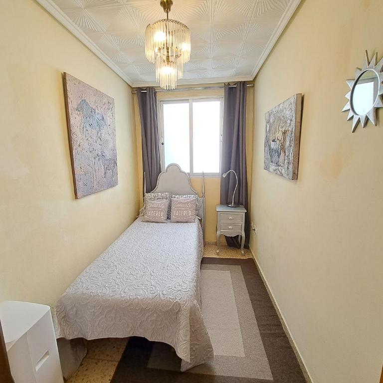 3 bedroom Flat with WiFi - Three-Bedroom Apartment - 24