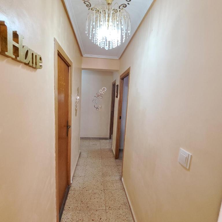 3 bedroom Flat with WiFi - Three-Bedroom Apartment - 1