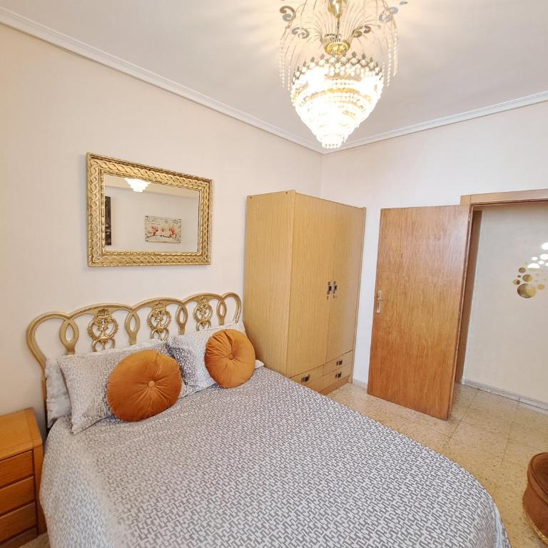 3 bedroom Flat with WiFi - Three-Bedroom Apartment - 30