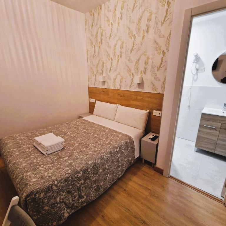 Hostal Comercial - Petite Chambre Double Intérieure - 5