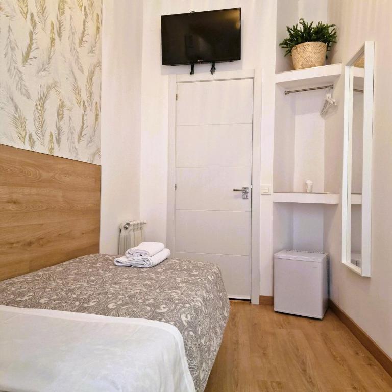 Hostal Comercial - Chambre Simple Standard avec Salle de Bains Privative - 5