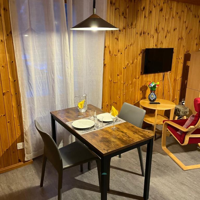 Au village d'Evolène, très joli studio calme et ensoleillé - Studio-Apartment - 4