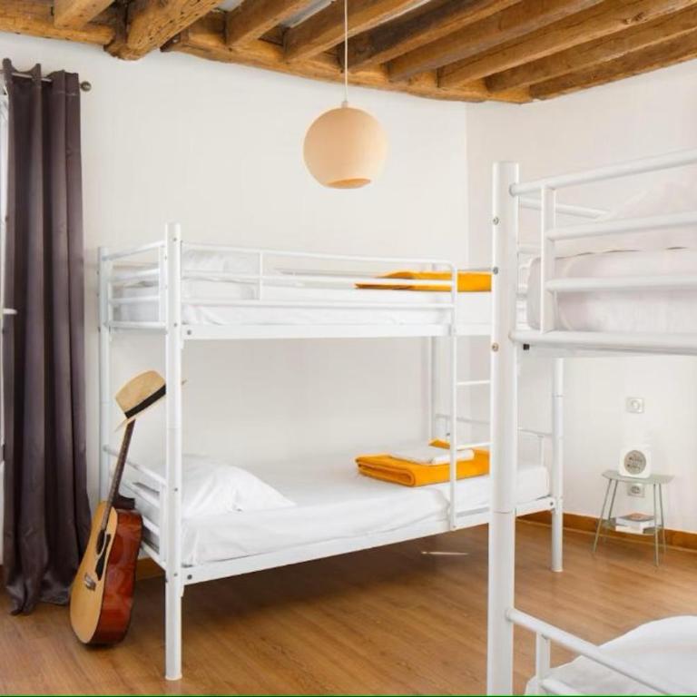 Le Village Montmartre - Bed in 12-Bed Mixed Dormitory Room - 2