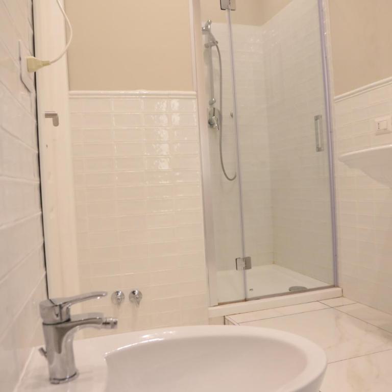 Corso Garibaldi Suites - Camera Deluxe - 10